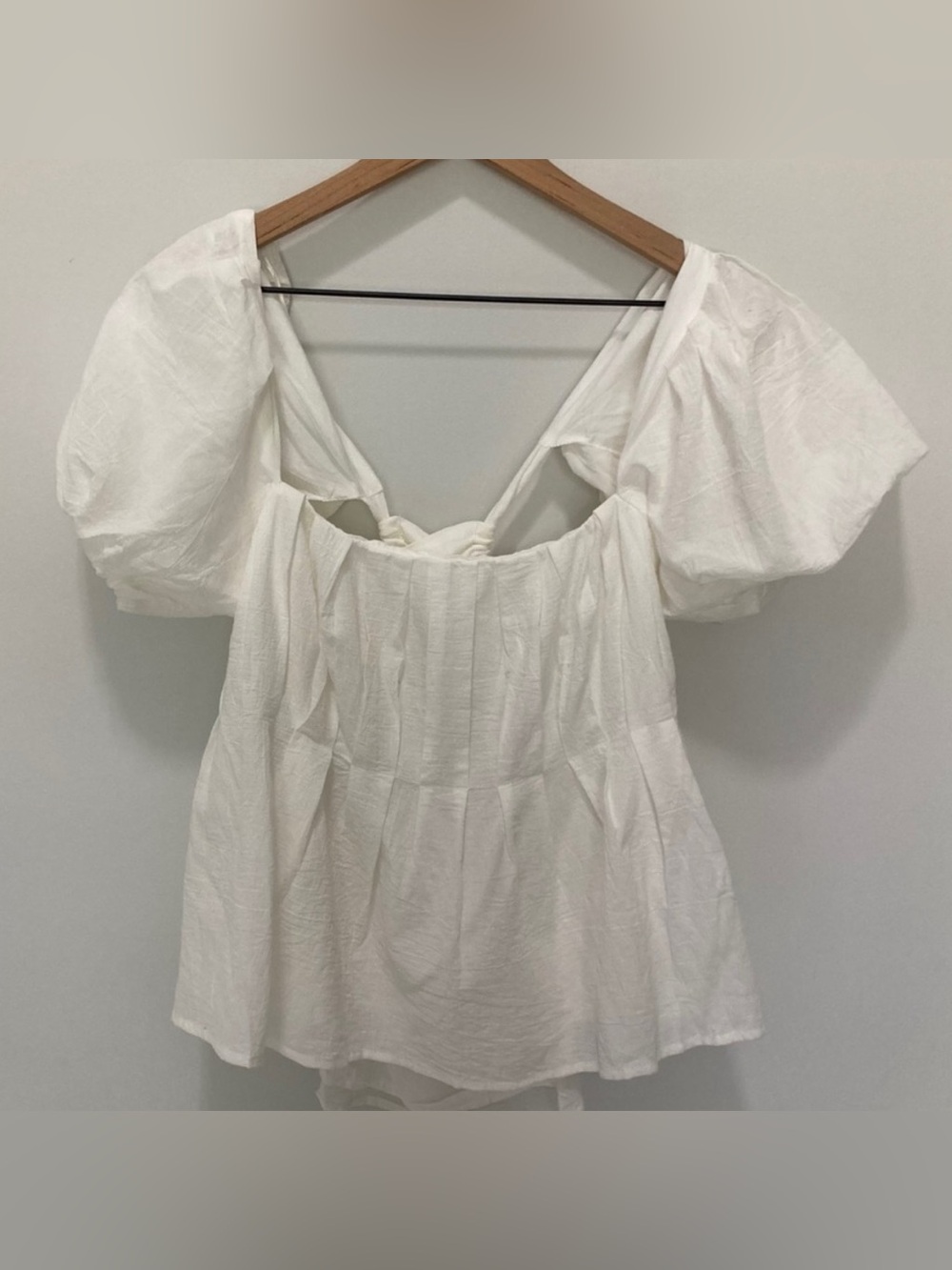 NWT ASTR The Label Pleated Puff Sleeve Blouse White Size Large